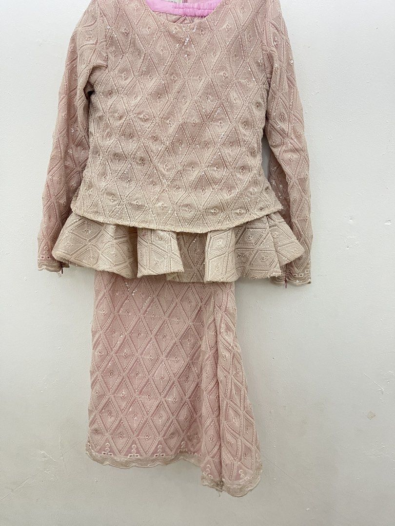 Kurung peplum shawlpublika xs (Category: Baju Kurung & sets) located in Klang. Submitted by byzkaa (Listing ID 1422170603, Image 3). Description: Kurung cantik sesuai pakai for every occasions .