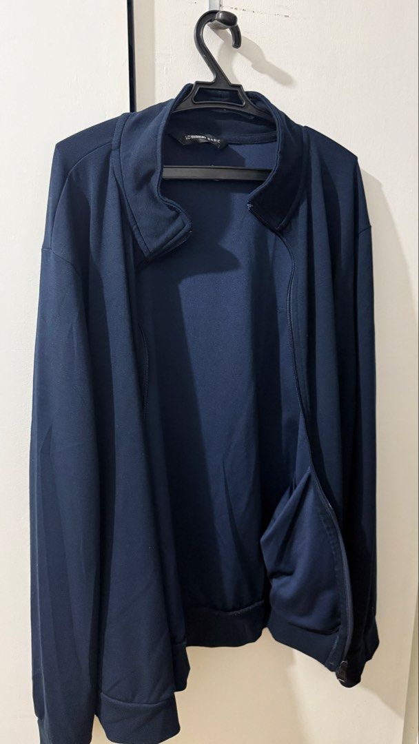 Lc waikiki bought in turkey climacool sweater (Category: Activewear) located in Binan City. Submitted by kendrixx007 (Listing ID 1422181705, Image 1). Description: Bought in istanbul turkey used once.