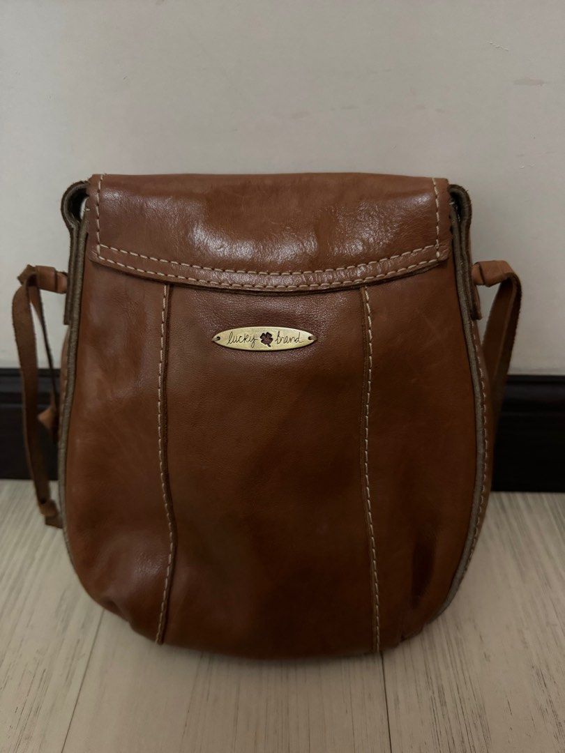 Leather - lucky brand bag (Category: Cross-body Bags) located in Quezon City. Submitted by JCshops (Listing ID 1422191114, Image 3). Description: Genuine leather.