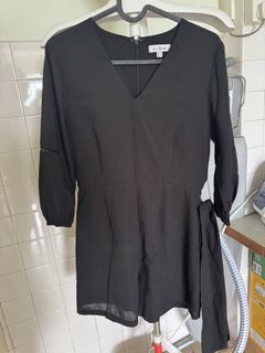 (Category: ) located in . Submitted by wardrobesy (Listing ID 1422125223, Image 1). Description: .