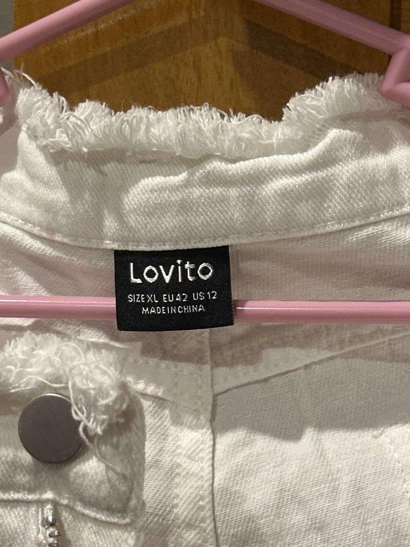 Lovito White Denim Shorts XL (Category: Shorts) located in Las Pinas. Submitted by tramonto (Listing ID 1422176346, Image 2). Description: Doesnt fit Sizing runs small Better for waist 26-27 Size 28 can be tight na and uncomfy Worn once Las Piñas.