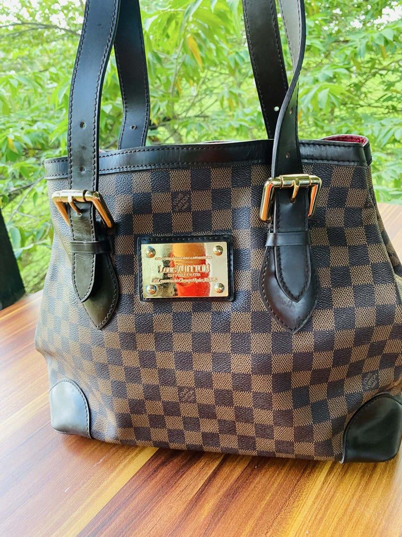 LV damier (Category: Luxury Bags & Wallets) located in Oroquieta. Submitted by quickforest_8a519b (Listing ID 1422127253, Image 1). Description: medium coded matibay selected ukay source .