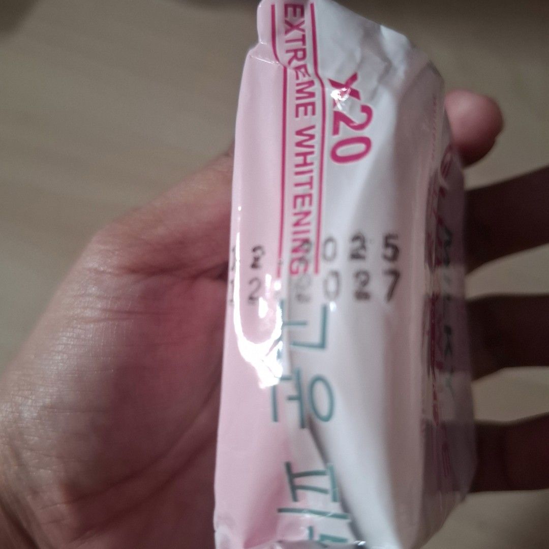 Milk Gluta White Soap bar (Category: Bathtub & Bath Accessories) located in Quezon City. Submitted by an.marie (Listing ID 1422175231, Image 3). Description: .