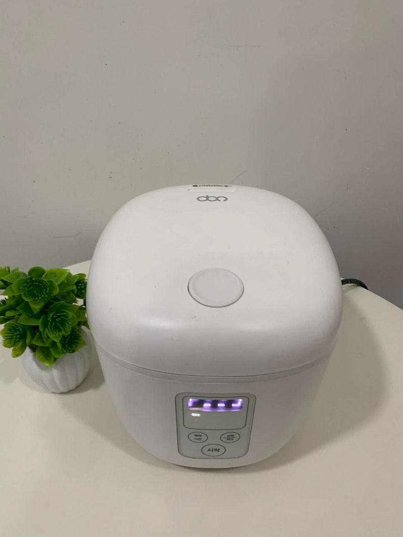 Mini Rice Cooker (Category: Cookers) located in Consolacion. Submitted by mariearcen (Listing ID 1422231741, Image 2). Description: Digital Mini Rice Cooker 1.5L Capacity One-Touch Button Operation Smart temperature Sensor Automatic Steam Release Non-stick inner pot Sleek and Compact LED touch panel 21*20*24 cm 220V 📍Consolacion, Cebu.