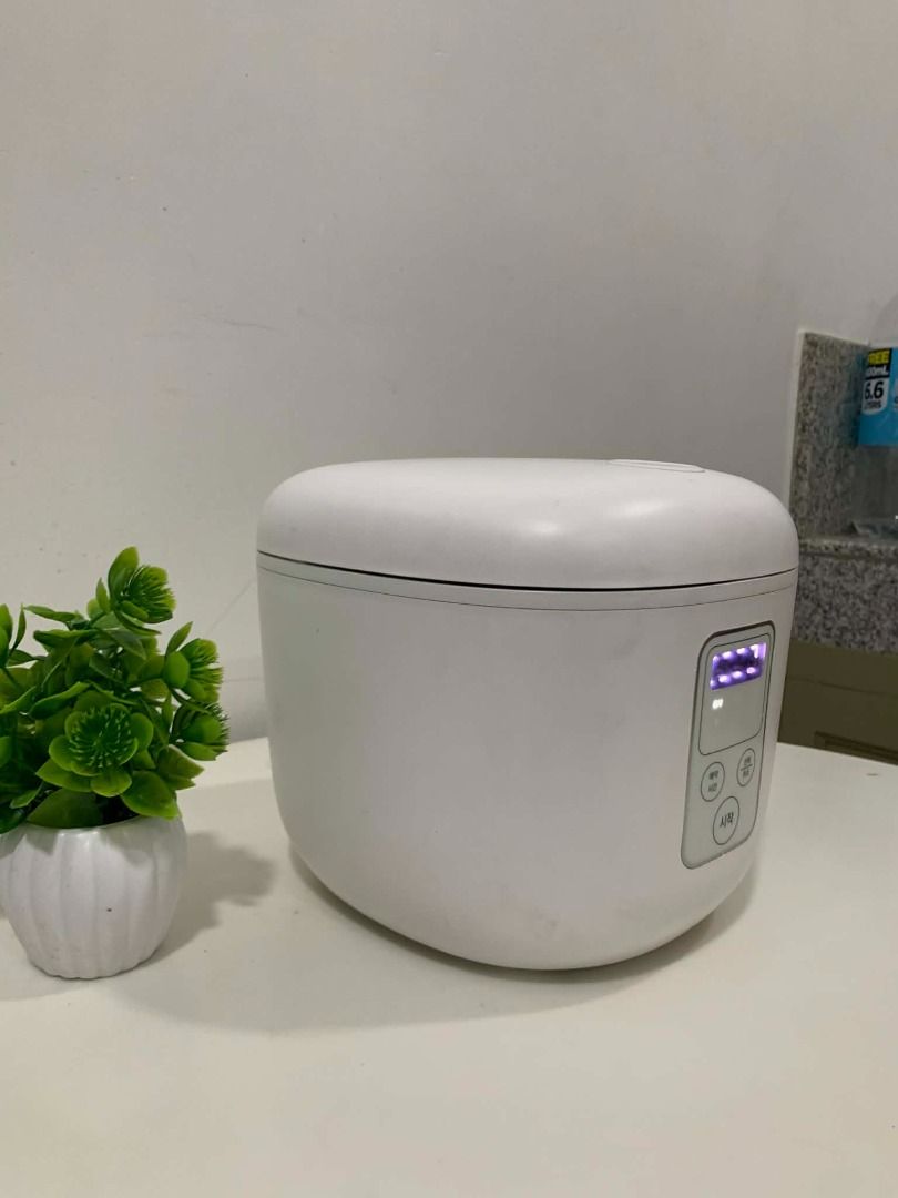 Mini Rice Cooker (Category: Cookers) located in Consolacion. Submitted by mariearcen (Listing ID 1422231741, Image 3). Description: Digital Mini Rice Cooker 1.5L Capacity One-Touch Button Operation Smart temperature Sensor Automatic Steam Release Non-stick inner pot Sleek and Compact LED touch panel 21*20*24 cm 220V 📍Consolacion, Cebu.