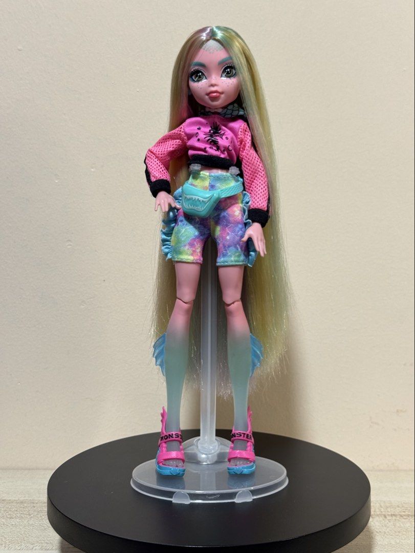 MONSTER HIGH LAGOONA BLUE SIGNATURE (Category: Kids Toys) located in Subic. Submitted by aaronoulogy (Listing ID 1422216218, Image 1). Description: MONSTER HIGH LAGOONA BLUE SIGNATURE PRELOVED Good Screening Almost complete accessories except her hair clips. She’s good as new. 📍Olongapo City, Zambales 💵 MOP: GCASH 🚛 MOD: J&T.