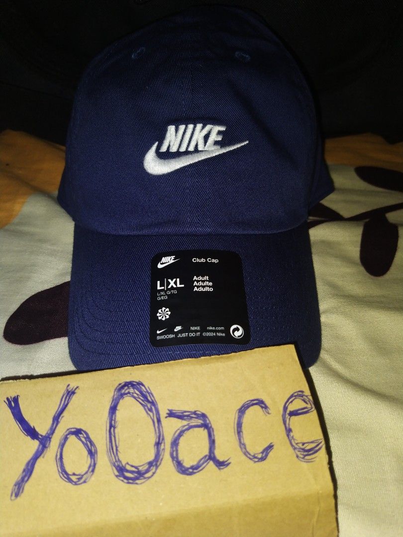 Nike Dadhat L/XL (Category: Caps & Hats) located in Manila. Submitted by Buster_ace (Listing ID 1422125984, Image 1). Description: Nike Dadhat Navy Blue Size Large to Xlarge.
