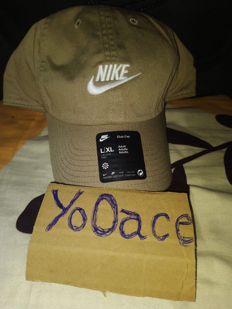 Nike Dadhat L/XL (Category: Caps & Hats) located in Manila. Submitted by Buster_ace (Listing ID 1422126247, Image 1). Description: Nike Dadhat Cream Size Large to XLarge.