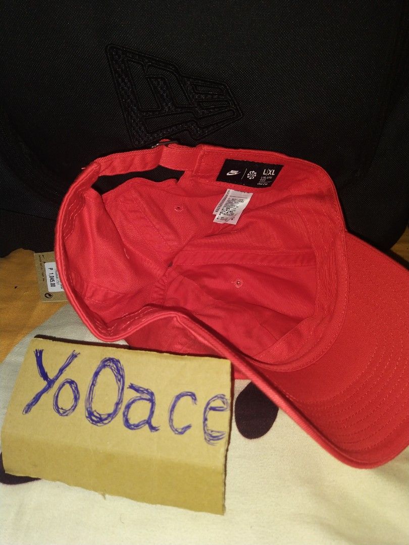 Nike Dadhat L/XL (Category: Caps & Hats) located in Manila. Submitted by Buster_ace (Listing ID 1422126489, Image 2). Description: Nike Dadhat Red Velvet Size Large to XLarge.