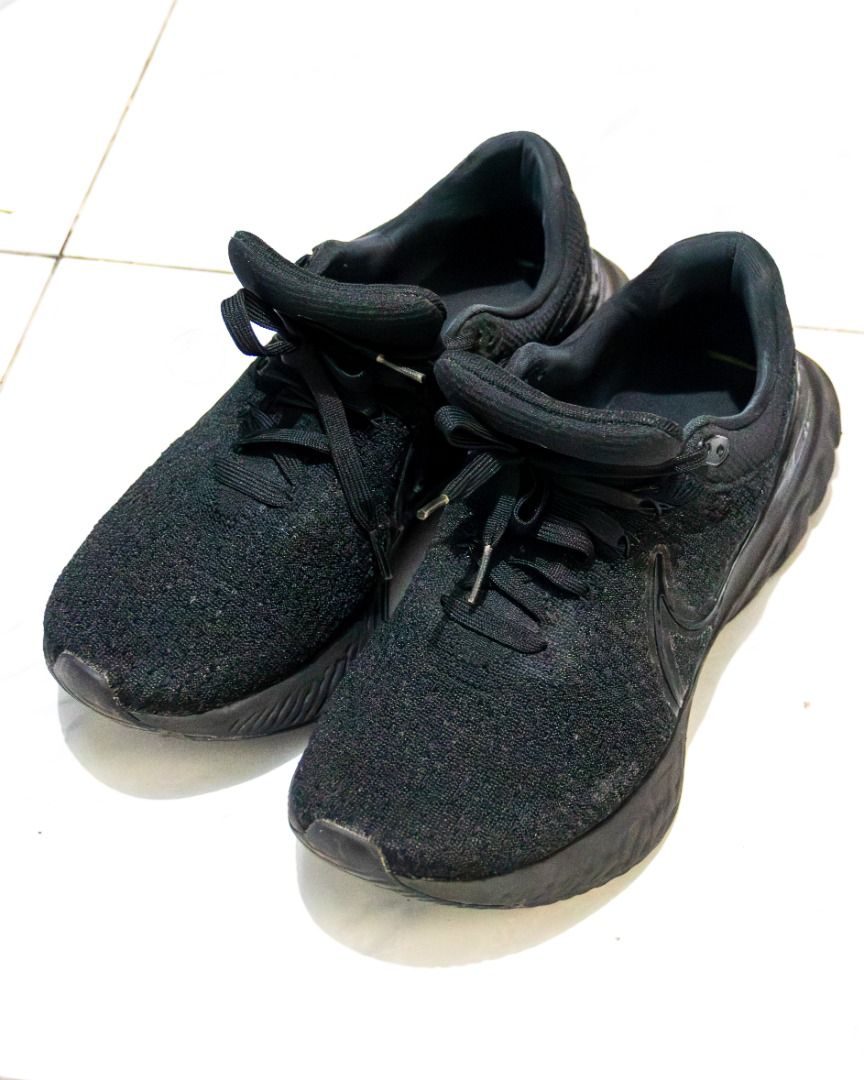 Nike React Infinity Run Flyknit 3 (Category: Sneakers) located in Pasig City. Submitted by MarionP (Listing ID 1422226422, Image 1). Description: Nike React Infinity Run Flyknit 3 - bought secondhand - barely used, but there are signs of usage na. - I use this mostly for recovery run, but i opted for my Pegasus nalang since this is too small for me. Negotiable.