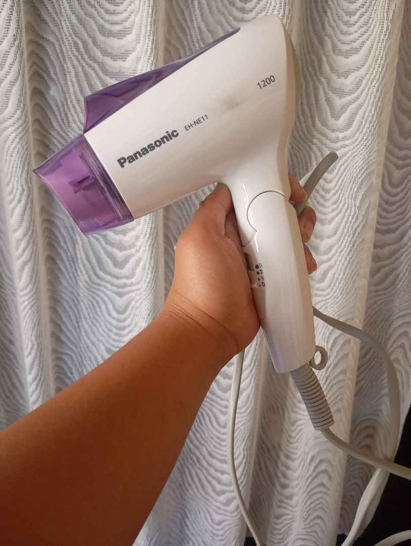 Panasonic blower (Category: Hair) located in Subic. Submitted by bold_ericasantiago (Listing ID 1422088238, Image 1). Description: Panasonic original galing Taiwan Wala box pero all goods pa you can pm me den sa fb +sf no cod GPay mod: Jnt.