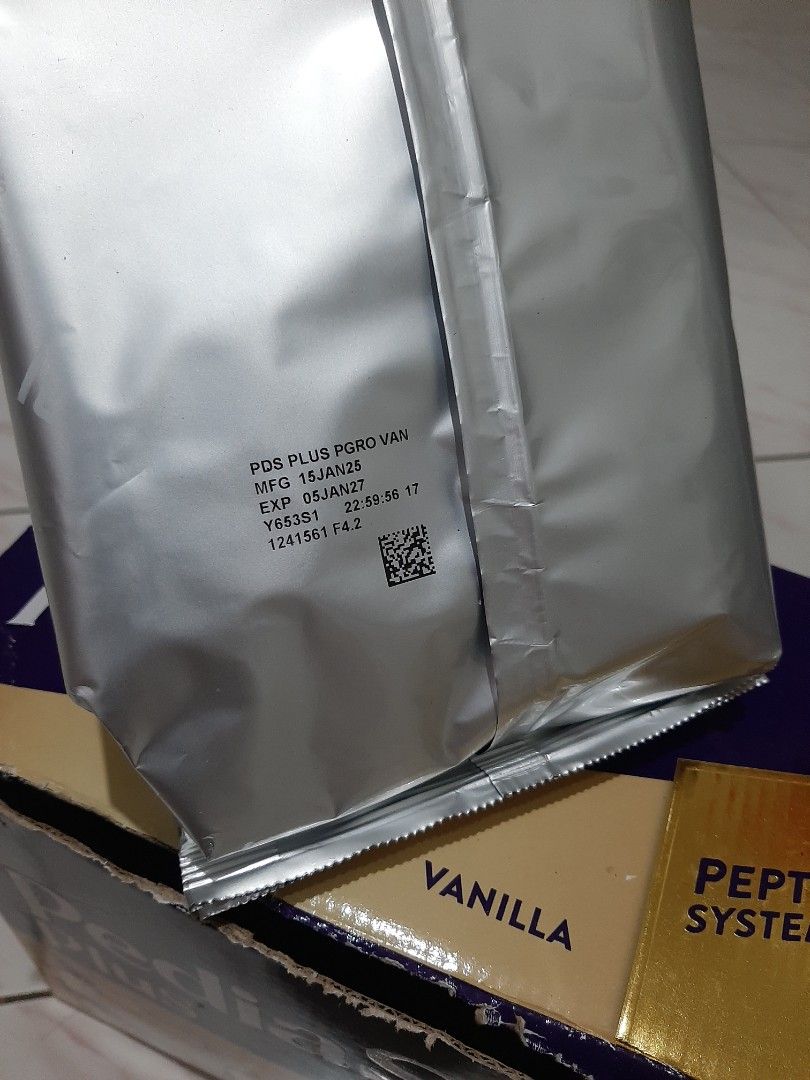 PediaSure Plus Vanilla 3+10 Years Old (Category: Breastfeeding & Bottle Feeding) located in Cabuyao City. Submitted by janeldelacruz (Listing ID 1422202524, Image 3). Description: General Details ​Brand: PediaSure Plus (by Abbott). ​Flavor: Vanilla. ​Format: Powdered milk drink inside a silver foil pouch (refill pack). ​Net Weight: Each pouch is 400g. (The entire box contains seven 400g pouches, totaling 2.8 kg). ​Benefits (PeptiGro System) ​The 
