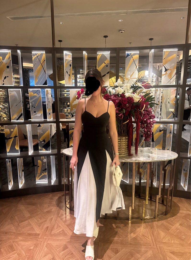 [RENT] Arcina Ori Paloma Dress (Category: Dresses) located in Muntinlupa City. Submitted by plsbuymyclothesplz (Listing ID 1422170543, Image 3). Description: NOT FOR SALE Rental Fee: 3000 for 2 days +500 for extra day Reservation Fee: 3,000 (fully refundable upon receiving the item back) Price on website: 28,500.