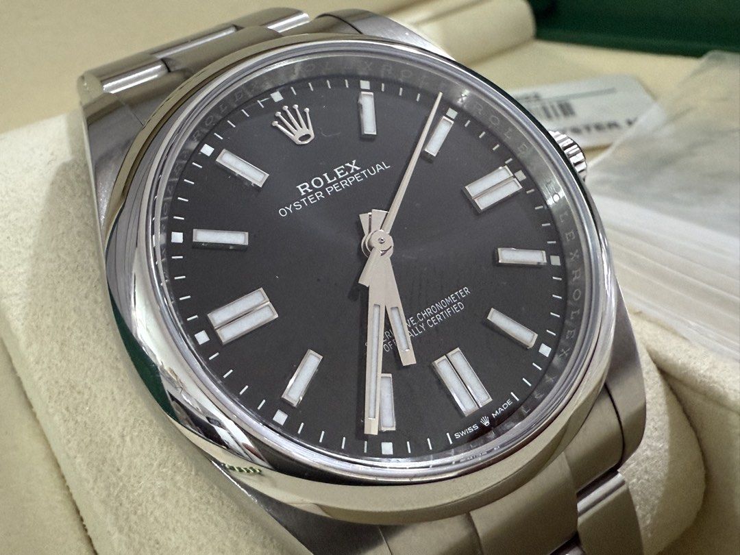 Rolex Oyster Perpetual Black Dial (Category: Luxury Watches) located in Las Pinas. Submitted by cnp2021 (Listing ID 1422178333, Image 2). Description: LNIB ROLEX OYSTER PERPETUAL 41MM 124300 - Year 2025 (Discontinued) Complete inclusion with tags Mint condition - 9.8/10 Plastics are still intact Bank transfer/Layaway 🏷️ : Php 498,888 📍: Las Pinas DM us for inquiries @kicksntech.