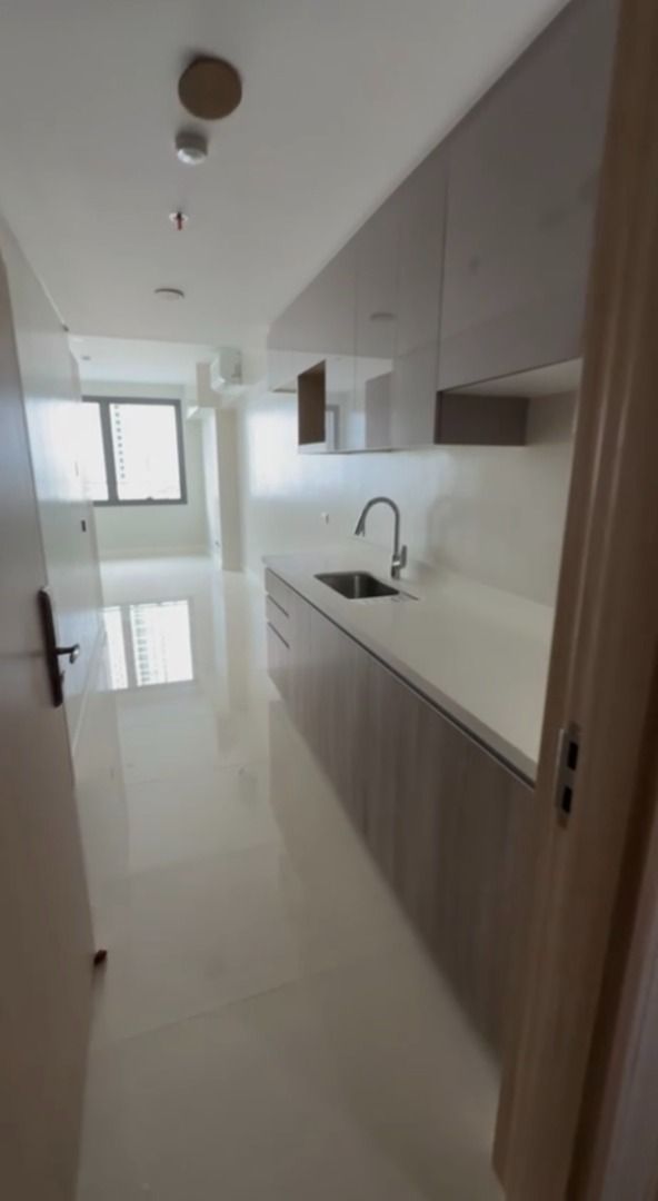 Rush Sale Studio Unit in Capitol Commons (Category: Apartments & Condos) located in Pasig City. Submitted by OrtigasLandProperty_Priscilla (Listing ID 1422147508, Image 3). Description: Studio Unit 30 sqm Empress at Capitol Commons ✔With split-type AC ✔Smart Home ready ✔ Ready for Occupancy soon PROMO PRICE IS ONLY AVAILABLE FOR SURE CASH BUYERS..