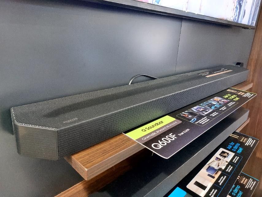 Samsung Q600F Soundbar (Category: Soundbars, Speakers & Amplifiers) located in Quezon City. Submitted by roseann_1996 (Listing ID 1422202896, Image 1). Description: SALE💯SALE SAMSUNG SOUNDBAR HW-Q600F MODEL:HW-Q600f ⛔srp 24999 🎉sale price 10,500 🌟🌟KEY FEATURES🌟🌟 True 3.1.2ch Sound 380W Power Output Dolby Atmos / DTS Virtual:X Dolby Atmos Music Q Symphony Space Fit Sound ProTap Sound Night/Voice Enhancement Adaptive Sound Game Pro9 Total Spe