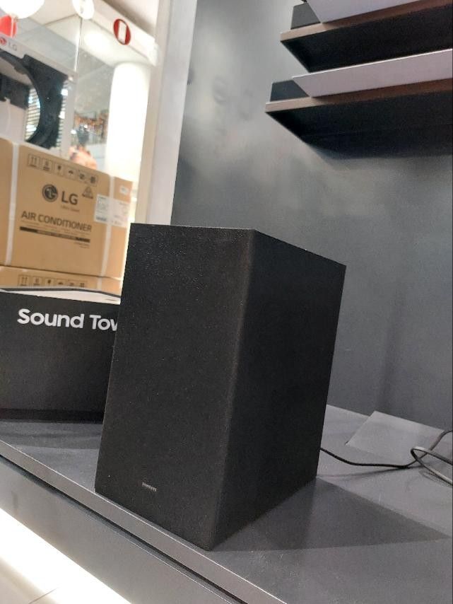 Samsung Q600F Soundbar (Category: Soundbars, Speakers & Amplifiers) located in Quezon City. Submitted by roseann_1996 (Listing ID 1422202896, Image 2). Description: SALE💯SALE SAMSUNG SOUNDBAR HW-Q600F MODEL:HW-Q600f ⛔srp 24999 🎉sale price 10,500 🌟🌟KEY FEATURES🌟🌟 True 3.1.2ch Sound 380W Power Output Dolby Atmos / DTS Virtual:X Dolby Atmos Music Q Symphony Space Fit Sound ProTap Sound Night/Voice Enhancement Adaptive Sound Game Pro9 Total Spe