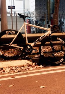 Skream Sprint V3 White, Sports Equipment, Bicycles & Parts