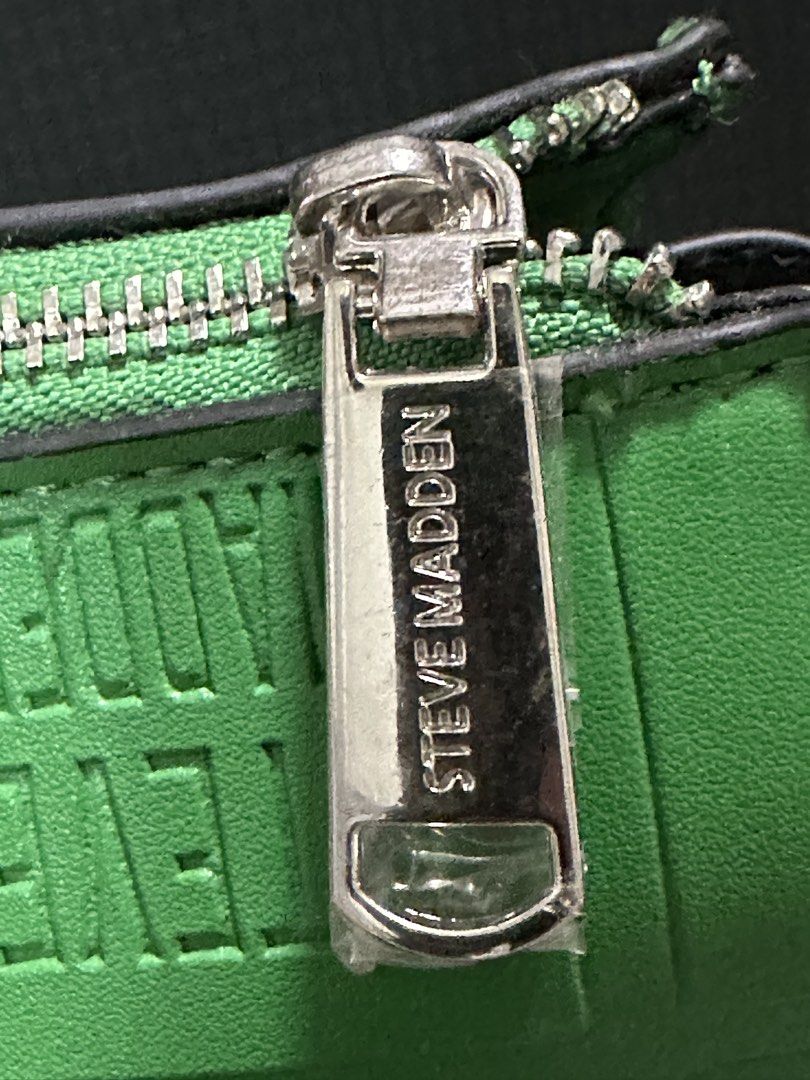 Steve Madden Crossbody Green Bag (Category: Luxury Bags & Wallets) located in Tarlac. Submitted by ej202177 (Listing ID 1422153570, Image 2). Description: Steve Madden unused bag Given as a gift Location: Tarlac Courier: J&T.