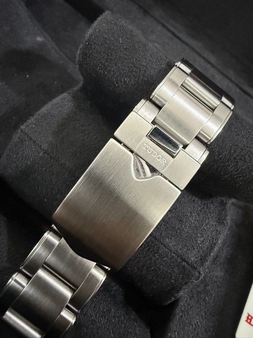 Tudor Black Bay 58 Smurf Blue (Category: Luxury Watches) located in Las Pinas. Submitted by cnp2021 (Listing ID 1422178528, Image 3). Description: USED TUDOR BLACK BAY 58 SMURF M79030 - Year 2022 Complete inclusion with tags Mint condition - 9.8/10 Bank transfer/Layaway 🏷️ : Php 148888 📍: Las Pinas DM us for inquiries @kicksntech.