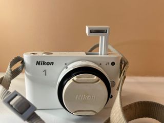 Appareil Photo Hybride Nikon 1 J1 10.1MP Blanc - Occasion, Objectif Non Inclus