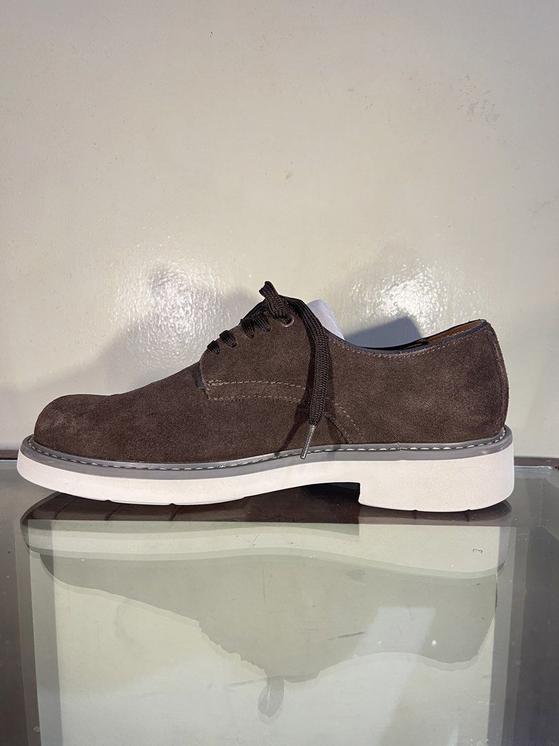 Zara Suede Derby Shoes - Size 41 (Category: Casual Shoes) located in Baguio. Submitted by highlandselections (Listing ID 1422115050, Image 3). Description: - Zara derby shoes - Brown suede upper - White sole with grey trim - Black laces - Classic derby design - Size 41 EUR .
