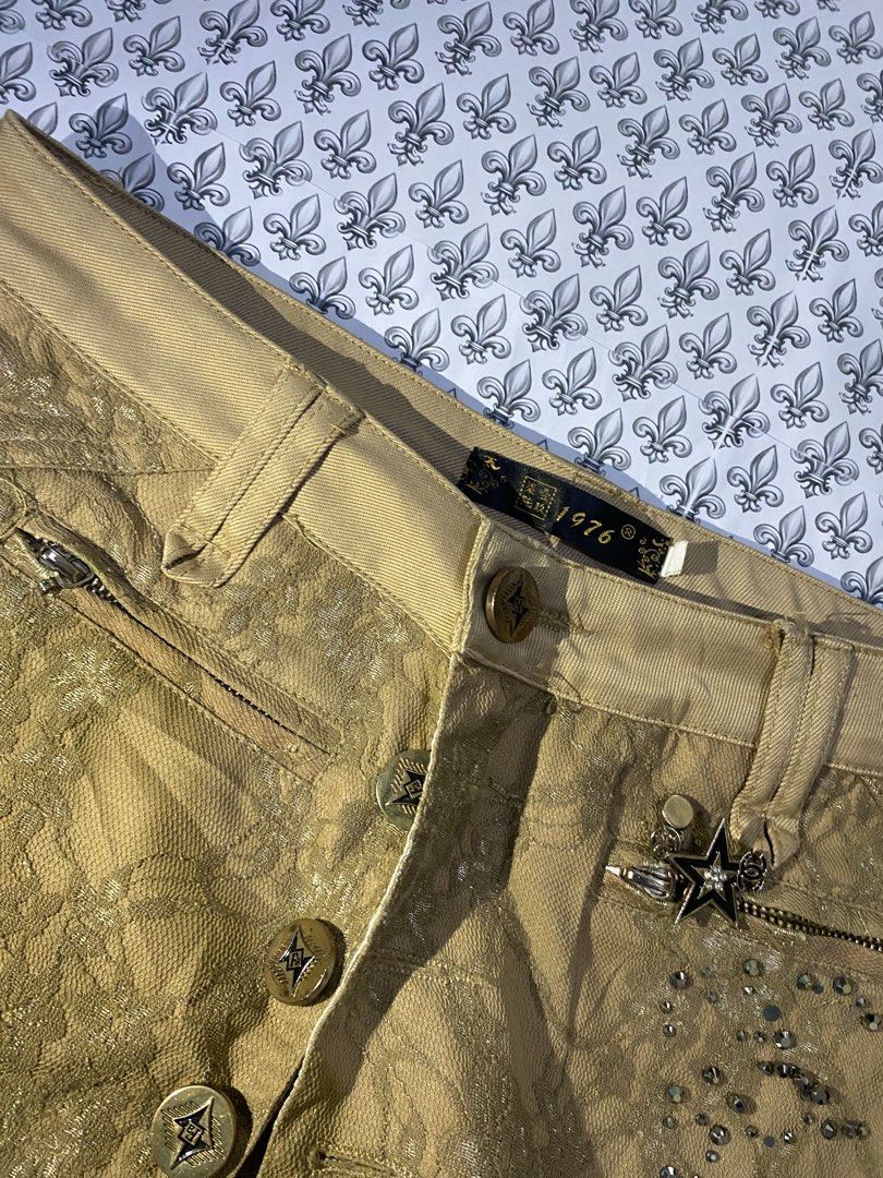 1976 Lace Detail Shorts (Category: Shorts) located in Ozamiz City. Submitted by sw4gcvnt (Listing ID 1422368901, Image 3). Description: 1976 y2k button up shorts ·:*¨༺ ♱✮♱ ༻¨*:· ✚ m: 150 ✚ s: 180 ✚ l: 199 (au) size: 26-29 length: 8.3 issue: back zipper handle broken (minor).