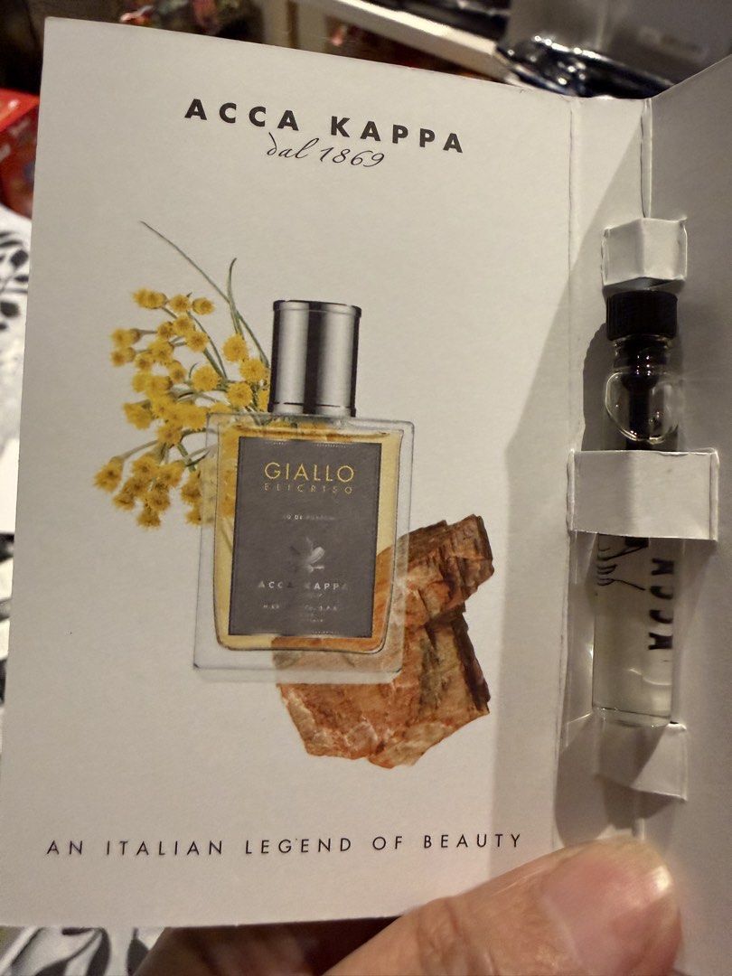 Acca Kappa Giallo Elicriso Eau de Parfum 2ml (Category: Fragrance & Deodorants) located in Valenzuela. Submitted by polchipreloveditems (Listing ID 1422334927, Image 2). Description: 3 pcs available The fragrance notes include top notes of diamond citron, aquatic agreement, and violet leaves. Heart notes are helichrysum, white watercorn, and nutmeg. Base notes are cedar wood, vetiver, and benzoin. Each sample contains a small amount of the perfum