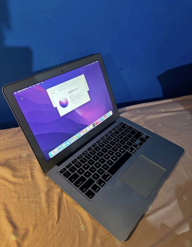 Apple MacBook Air (Category: Laptops & Notebooks) located in Manila. Submitted by micahozawa58156 (Listing ID 1422236587, Image 2). Description: Rush paunahan lang MacBook air Specs nasa pic na Honest issue Dents nasa pic.