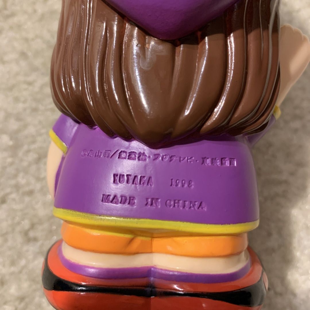 Arale-chan Vintage Figure (Category: Figurines & Statues) located in Quezon City. Submitted by hanna_96 (Listing ID 1422244471, Image 3). Description: Arale-chan Soft Vinyl Yutaka Anime 1998 Vintage No cover underneath.