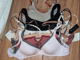 (Category: ) located in . Submitted by sueshisells (Listing ID 1422370744, Image 1). Description: .