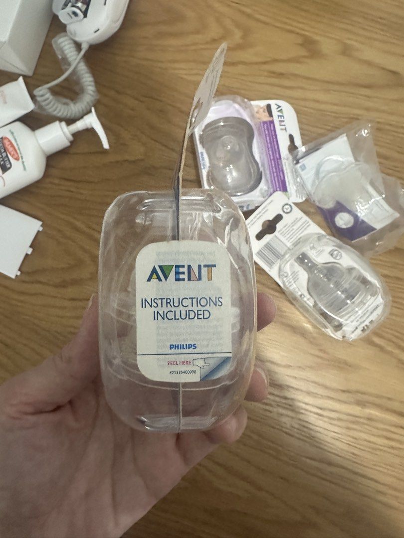 AVENT (Category: Soothers & Pacifiers) located in San Juan City. Submitted by Epsspee (Listing ID 1422319178, Image 3). Description: .