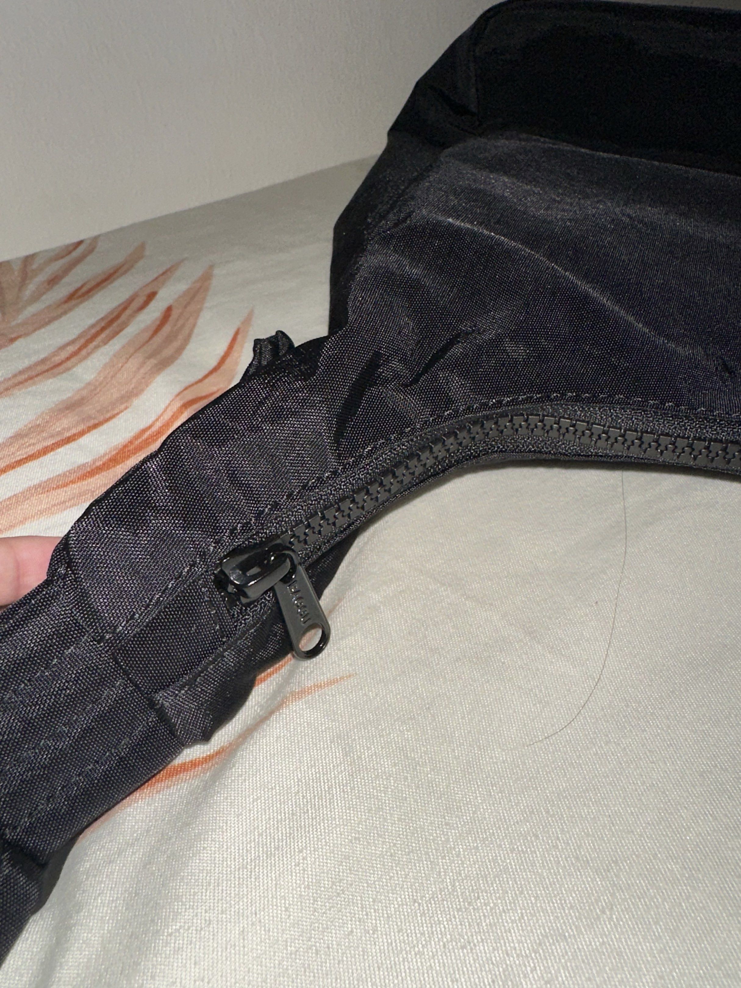 Baggu Nylon Bag (black) (Category: Shoulder Bags) located in Imus. Submitted by stufftodeclutter (Listing ID 1422302851, Image 3). Description: Got as a gift also! Never used. .