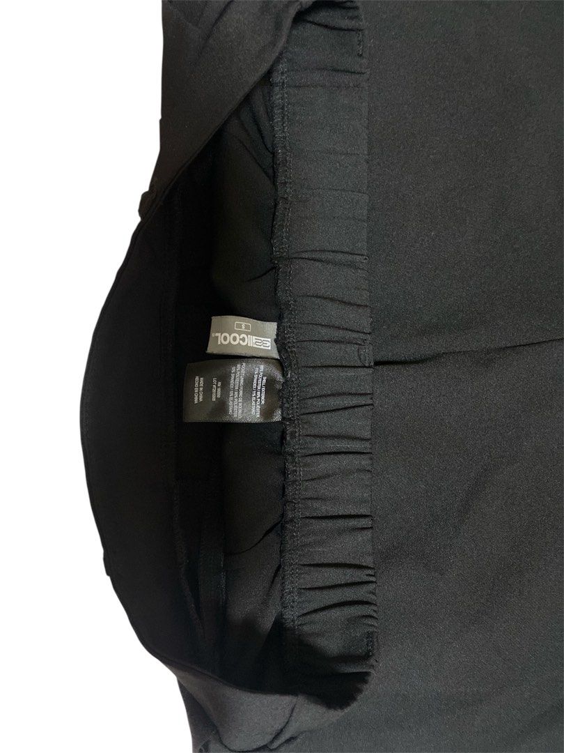 Black Pleated Shorts (Category: Shorts) located in Quezon City. Submitted by mcva2 (Listing ID 1422317122, Image 3). Description: - Brand: BE COOL - Style: Pleated shorts - Color: Black - Features: Elastic waistband, button closure, two front pockets - Fit: Relaxed - Fabric: Smooth.
