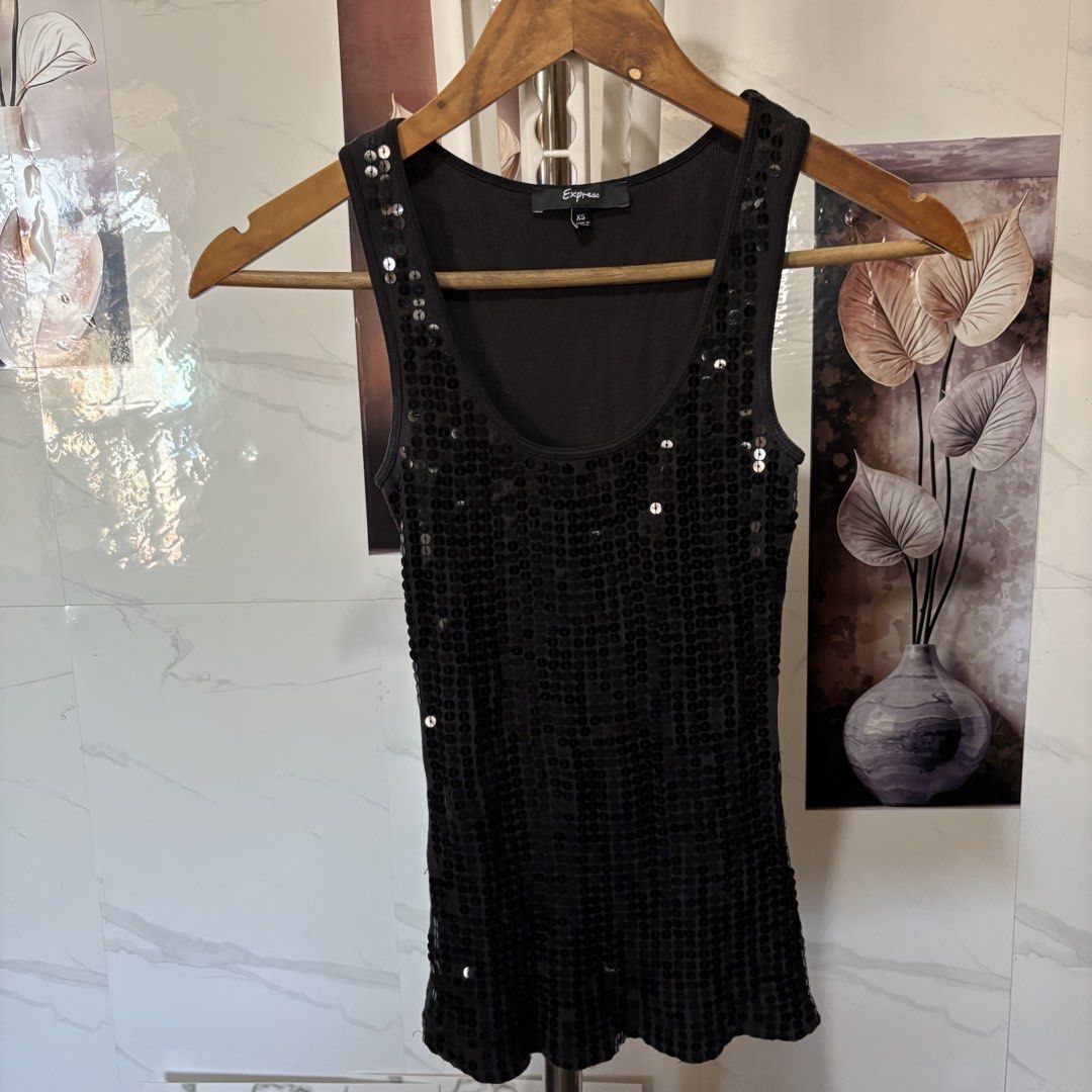Black Sequenced Fitted Racerback Bodycon Top (Category: Sleeveless) located in Makati City. Submitted by declut_k8 (Listing ID 1422338543, Image 2). Description: .