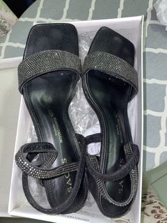 (Category: ) located in . Submitted by aisyahnthrift (Listing ID 1422355411, Image 1). Description: .