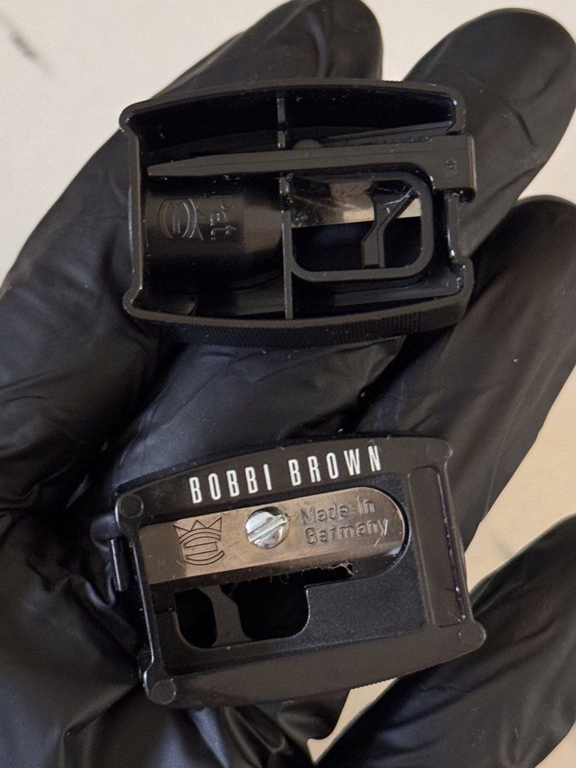 Bobbi Brown Sharpener (Category: Makeup) located in Batangas. Submitted by maria0808 (Listing ID 1422381754, Image 1). Description: .