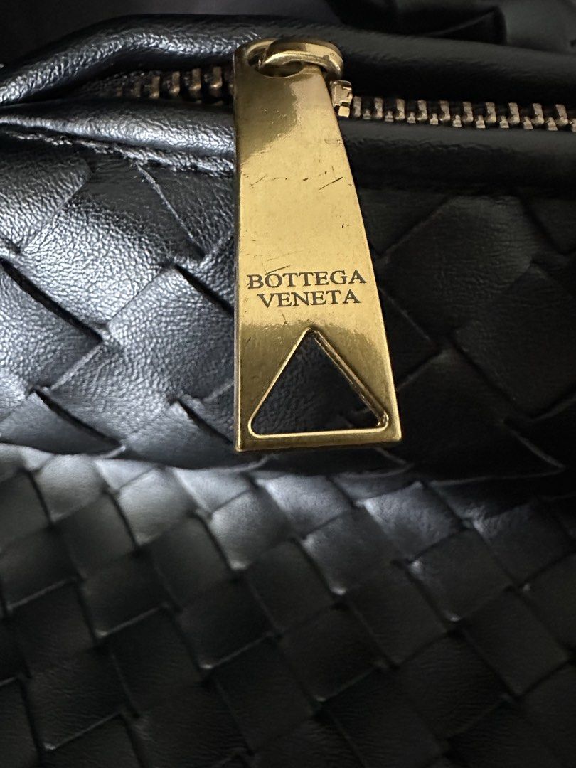 Bottega Veneta Jodie Bag (Category: Luxury Bags & Wallets) located in Marikina City. Submitted by alen13 (Listing ID 1422304522, Image 2). Description: Bottega venetta jodie medium Excellent condition Self authentication recommended Japan source.