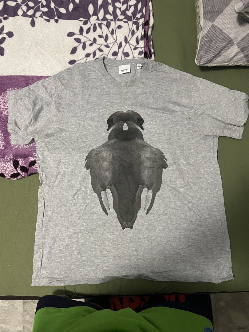 BURBERRY TSHIRT (SIZE: MEDIUM) (Category: Tshirts & Polo Shirts ) located in Imus. Submitted by jrueee (Listing ID 1422236245, Image 1). Description: PM FOR MORE IMAGES AND QUESTIONS.