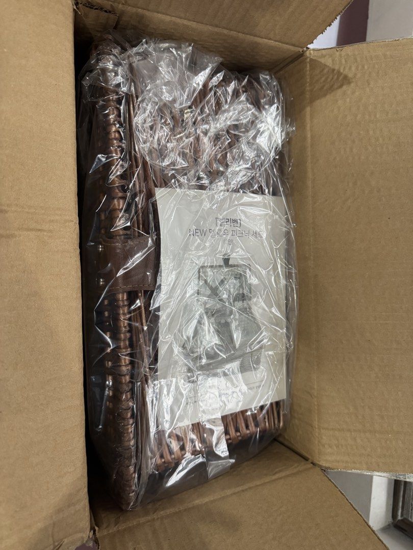 Camping basket / Picnic Basket (from Korea) (Category: Storage Boxes & Baskets) located in Pasig City. Submitted by crunchae (Listing ID 1422349580, Image 3). Description: Comes with Wine glass x2 Plate x2 Utensils set x2 Wine opener x1 S&P shaker x1.