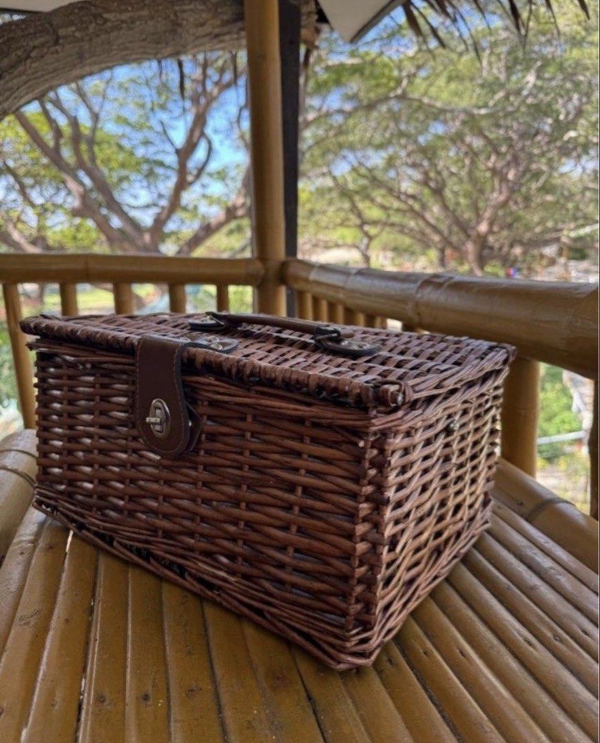 Camping basket / Picnic Basket (from Korea) (Category: Storage Boxes & Baskets) located in Pasig City. Submitted by crunchae (Listing ID 1422349580, Image 2). Description: Comes with Wine glass x2 Plate x2 Utensils set x2 Wine opener x1 S&P shaker x1.