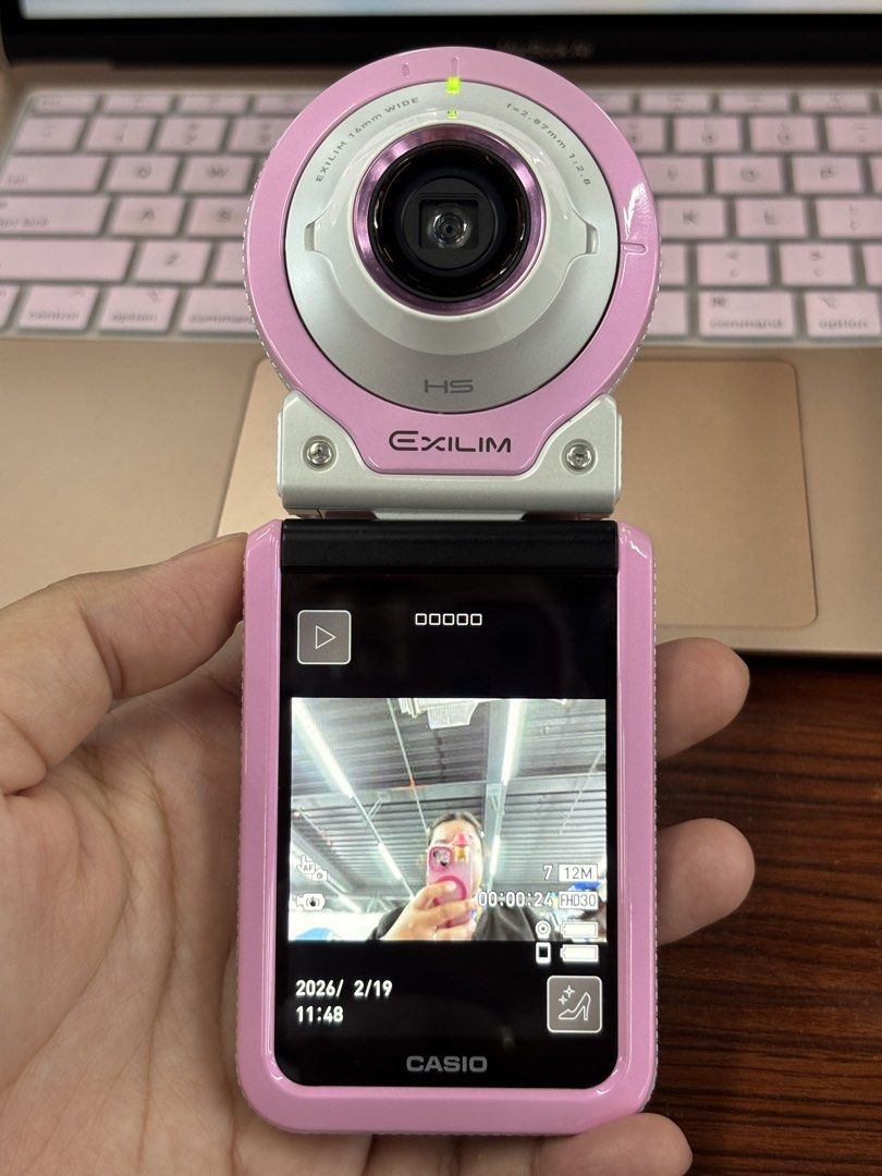 Casio Exilim EX FR-100 Digital Camera (Category: Cameras) located in Davao. Submitted by pammy_swiss (Listing ID 1422252522, Image 2). Description: RARE CASIO EXILIM EX-FR100 in PINK Can be used as action camera ✅shockproof ✅ waterproof •16mm wide angle •built-in battery •transfer photos via wifi and exilim connect app •free 64gb sd card Note: UNIT ONLY NO CHARGER INCLUDED. Uses micro usb as charger.