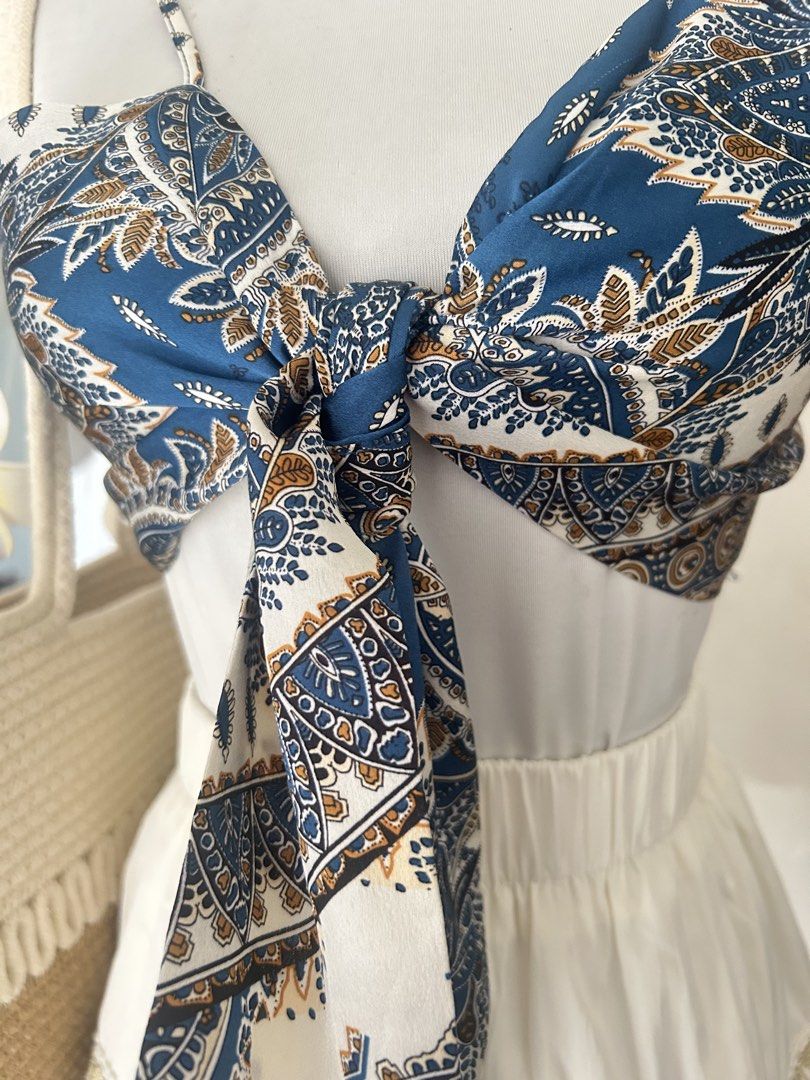 CIDER Paisley Print silk summer croptop (Category: Sets or Coordinates) located in Cainta. Submitted by ziellune (Listing ID 1422291071, Image 2). Description: Self tie yung front nyan Vv cutesy Adjustable straps L on tag but this is actually freesize coz adjustable naman siyaaa Unused.