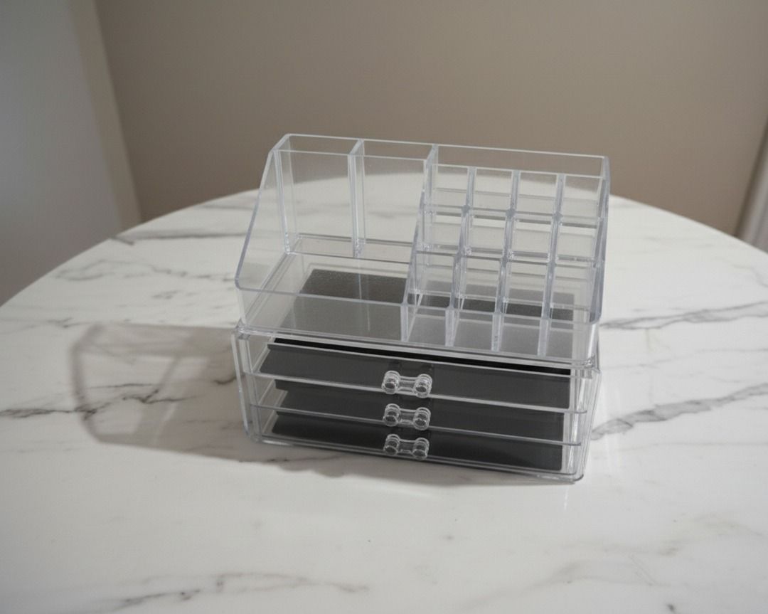 Clear Acrylic Makeup Organizer with Drawers (Category: Makeup) located in Dasmarinas. Submitted by swiftee-17 (Listing ID 1422241209, Image 2). Description: - Clear acrylic makeup organizer - Top section: slots for brushes & lipsticks - 3 drawers for storage - Transparent design for easy visibility - Stylish and practical makeup storage solution.
