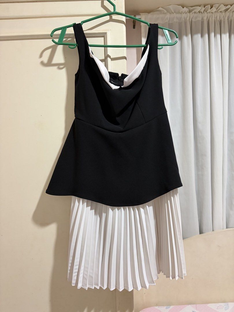 Commense Black and White Pleated Dress (Category: Dresses) located in Batangas. Submitted by fmndz (Listing ID 1422358944, Image 2). Description: Worn once Bust 14.5” can stretch up to 16.5 Waist 13” can stretch up to 14”.