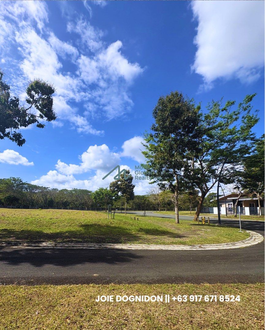 Corner Lot in Soliento Nuvali (Category: Lot) located in Makati City. Submitted by joie_09176718524 (Listing ID 1422268727, Image 2). Description: FOR SALE Soliento by Ayala Land Premier Nuvali — 701 sqm — corner lot for more frontage, enhanced privacy, and higher resale value — facing NorthEast and SouthEast giving your bright mornings and cooler afternoons. — ideal for those looking to build a home with a standout architectural design — flat te