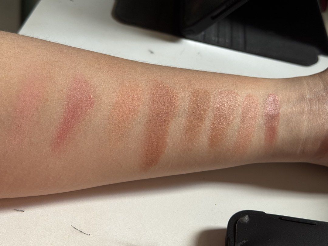 Dior rosy glow - rosewood (Category: Makeup) located in Manila. Submitted by chai.latte_772 (Listing ID 1422300328, Image 3). Description: Wysiwyg 90% No box Always used with sanitizes brush Rfs: i reach for patrick ta more.