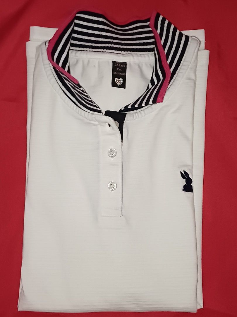 Giordano Choose White T-shirt (Category: Tshirts & Polo Shirts ) located in Manila. Submitted by 3Nel5 (Listing ID 1422370752, Image 3). Description: 4 pcs. for the price of P800 pesos. *RANDOM (sizes)BRANDED BLOUSE/T-SHIRT -BUNNY JNS. -GIORDANO -FUBU -PETROL 1970 (ISSUE: whitespot(s) stain at the back..sorry. ) Kindly message for more questions..Thanks!.