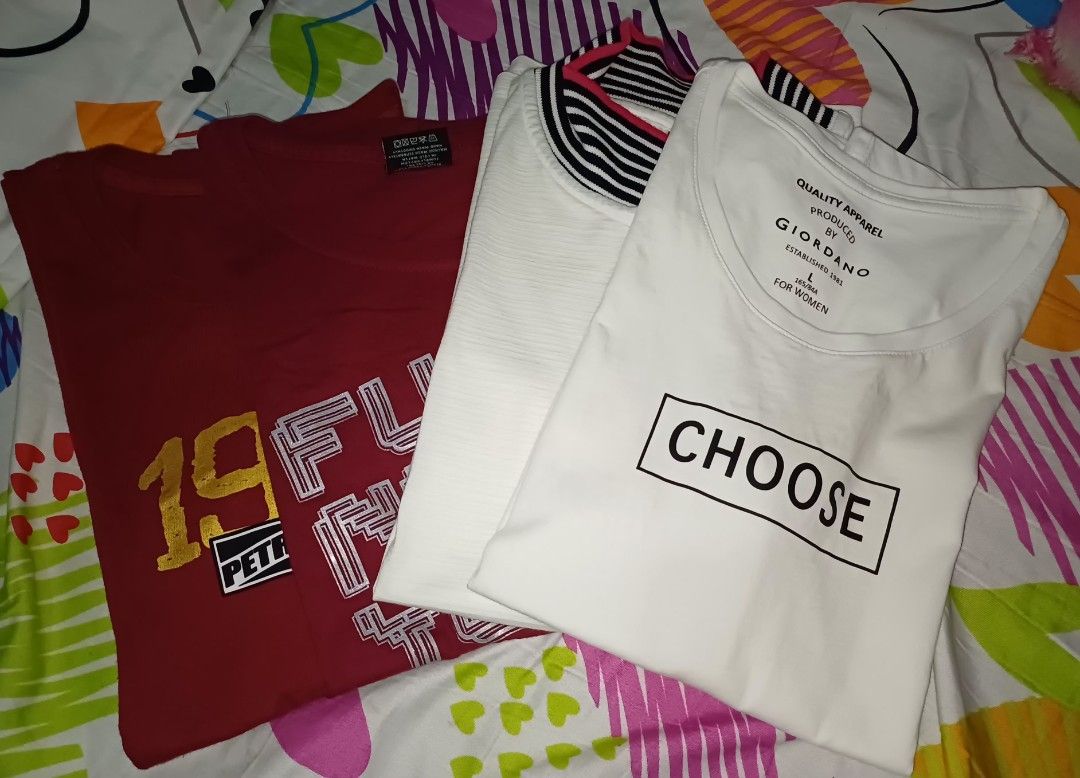 Giordano Choose White T-shirt (Category: Tshirts & Polo Shirts ) located in Manila. Submitted by 3Nel5 (Listing ID 1422370752, Image 1). Description: 4 pcs. for the price of P800 pesos. *RANDOM (sizes)BRANDED BLOUSE/T-SHIRT -BUNNY JNS. -GIORDANO -FUBU -PETROL 1970 (ISSUE: whitespot(s) stain at the back..sorry. ) Kindly message for more questions..Thanks!.
