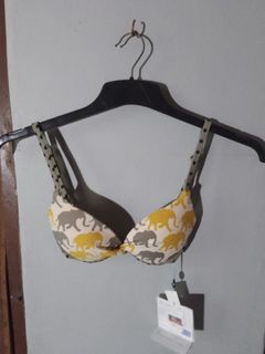 (Category: ) located in . Submitted by tins05 (Listing ID 1422382443, Image 1). Description: .